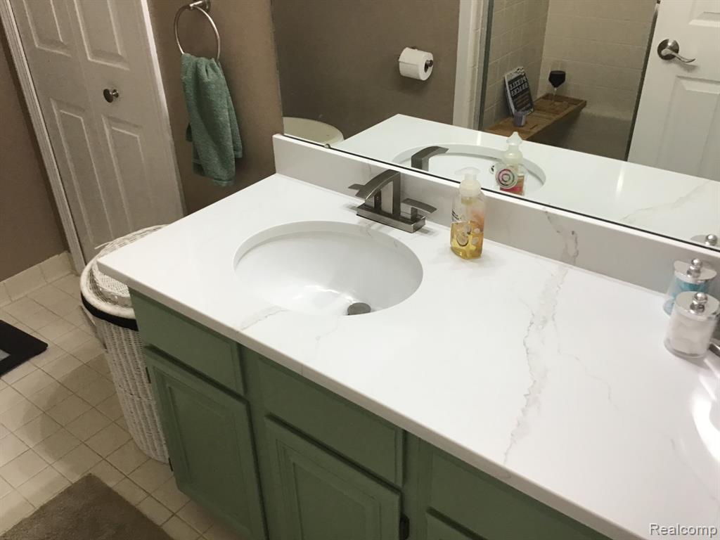 42170 BLOSSOM Lane, Clinton Twp, MI 48038 — Photo 16