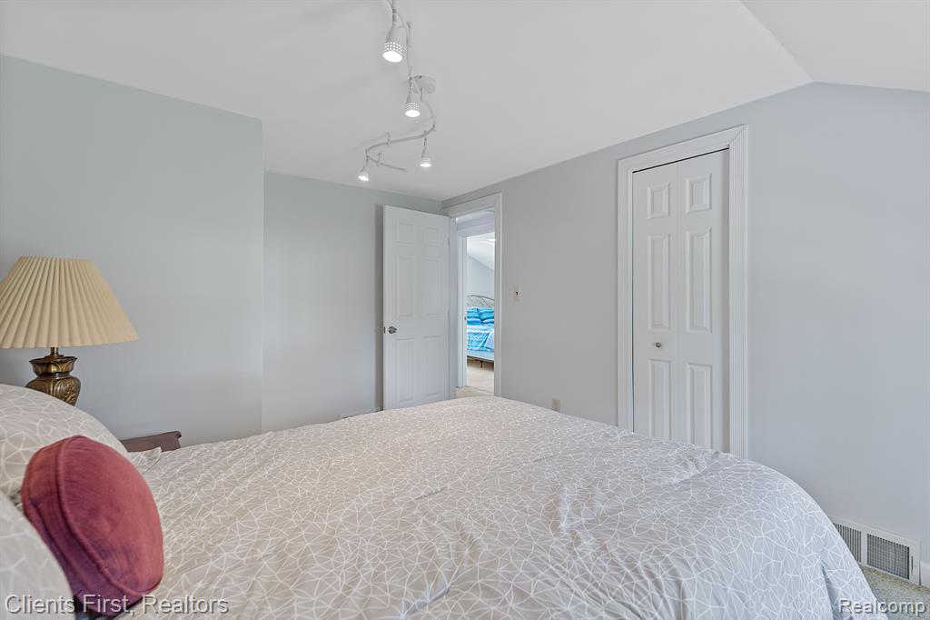 9350 BYROMAR Lane, Grosse Ile, MI 48138 — Photo 30