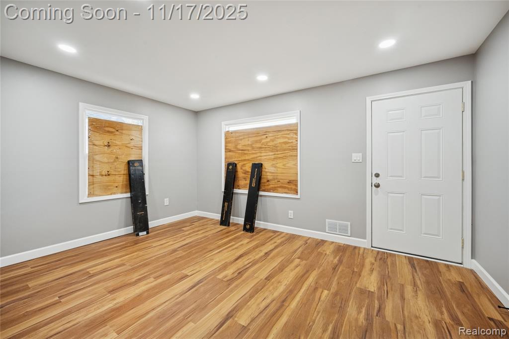 8100 Evergreen Avenue, Detroit, MI 48228 — Photo 16