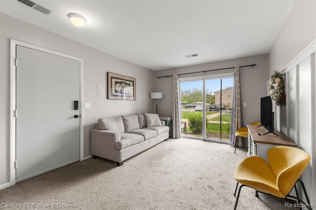 10033 ALLEN POINTE Drive, Allen Park, MI 48101 — Photo 3