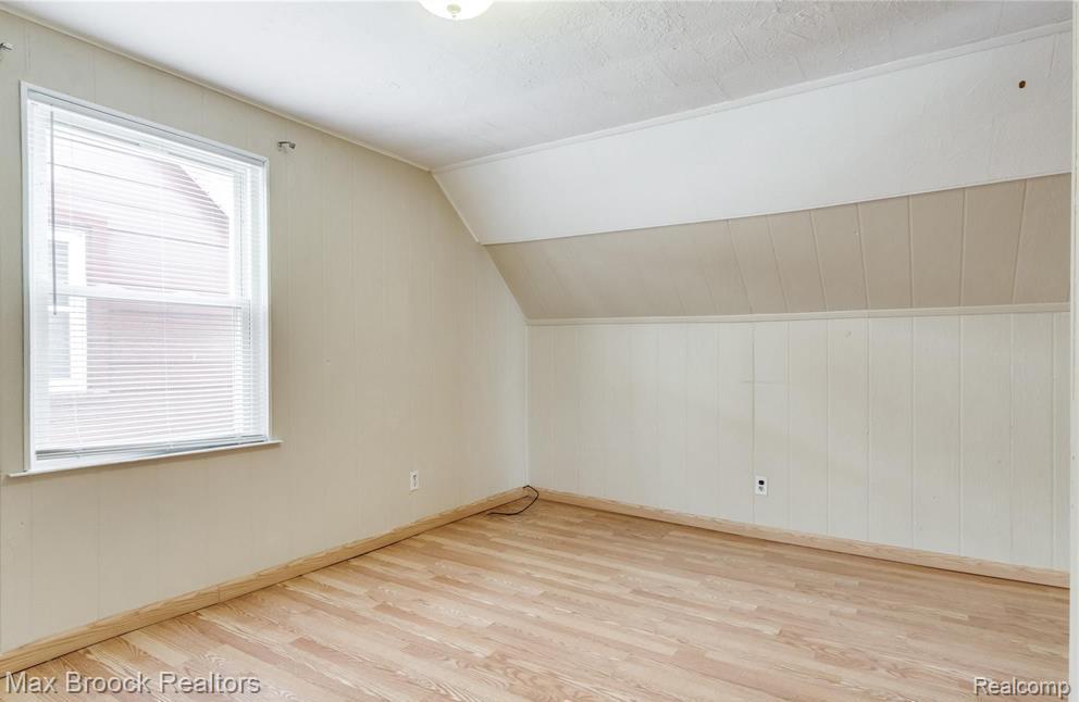65 Maplefield Road, Pleasant Ridge, MI — Photo 10