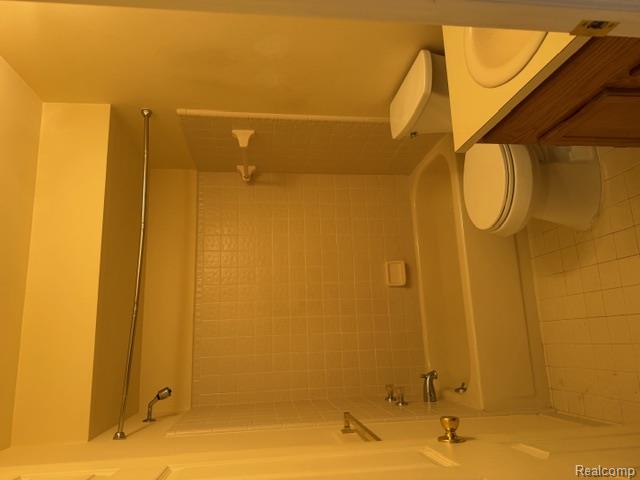 16525 WOODLANE, 138, Fraser, MI 48026 — Photo 23