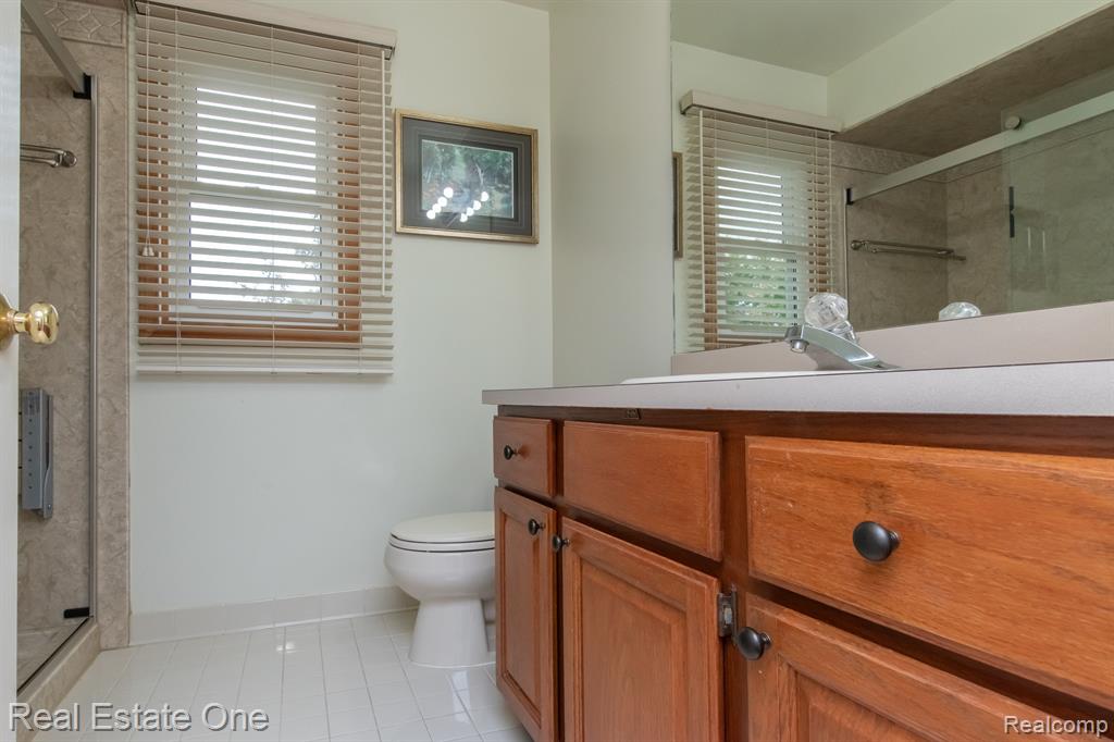 5201 CROWFOOT Drive, Troy, MI 48085 — Photo 37