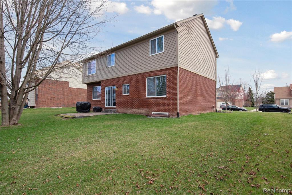 9998 ROLAN MEADOWS Drive, Belleville, MI 48111 — Photo 54