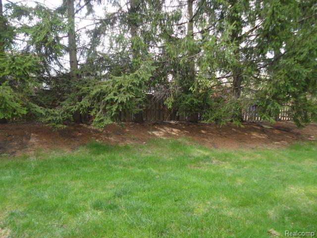 16034 Holz Drive, 16, Southgate, MI 48195 — Photo 14