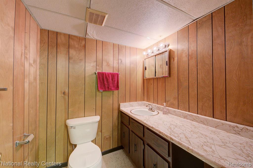 41702 BEDFORD Drive, Canton, MI 48187 — Photo 20