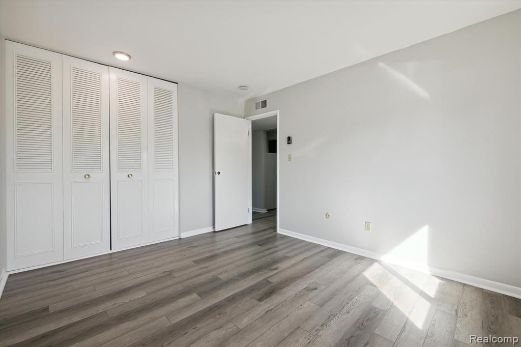 1802 COLONIAL VILLAGE Way, 2, Waterford, MI 48328 — Photo 19