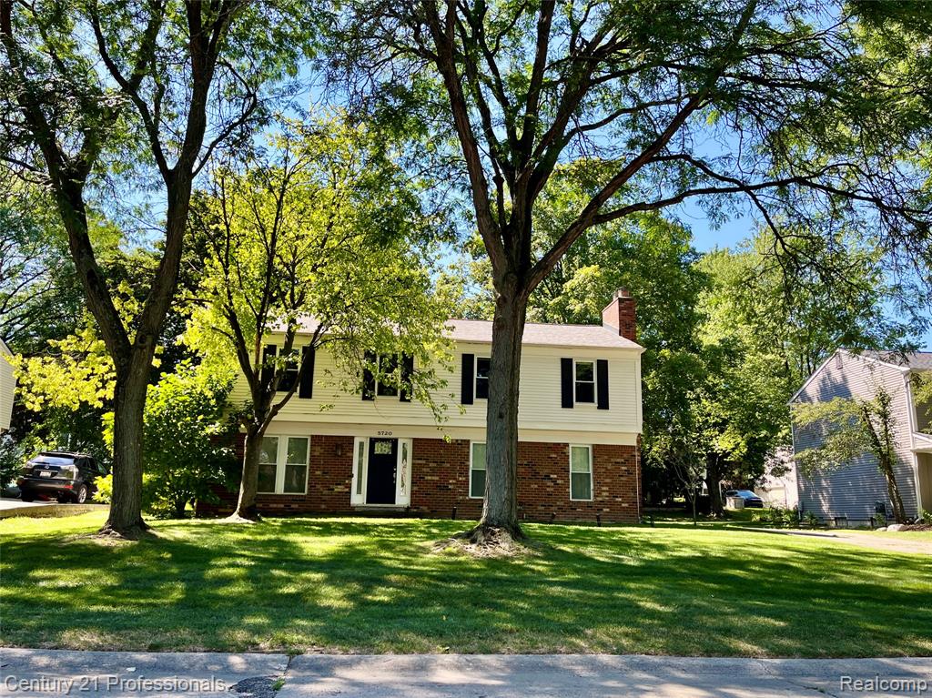 5720 Beauchamp, West Bloomfield, MI — Photo 2