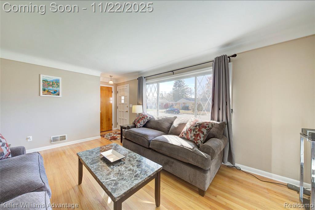 9338 Colorado Street, Livonia, MI 48150 — Photo 6