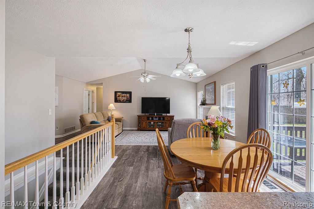 6043 SIPES Lane, Flint, MI 48532 — Photo 9