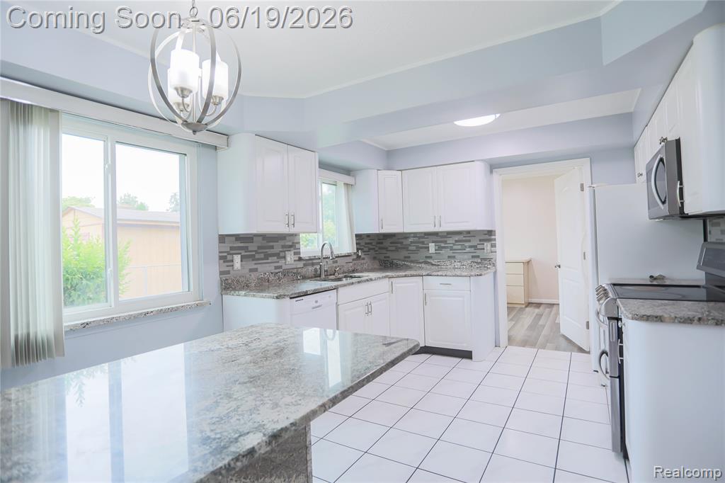 4788 Bloomfield Drive, Sterling Heights, MI 48310 — Photo 11