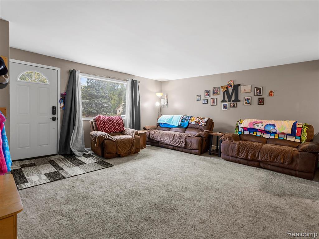 449 Joslyn Road, Lake Orion, MI 48362 — Photo 4