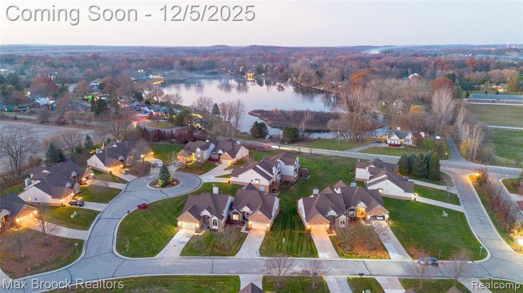 6157 Lochmore Drive, Commerce Twp, MI 48382 — Photo 2