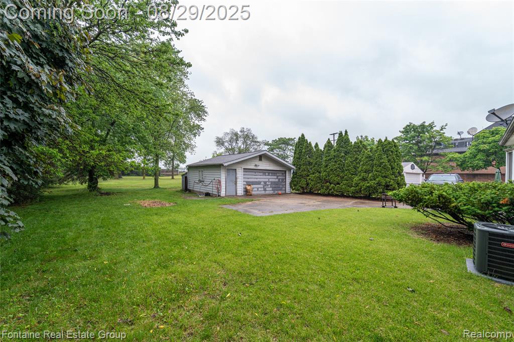 9437 Tavistock Drive, Plymouth, MI 48170 — Photo 22