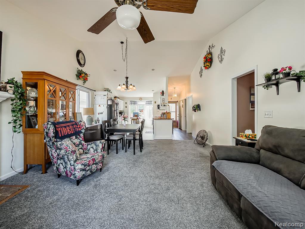 5374 Franklin Avenue, Trenton, MI 48183 — Photo 6