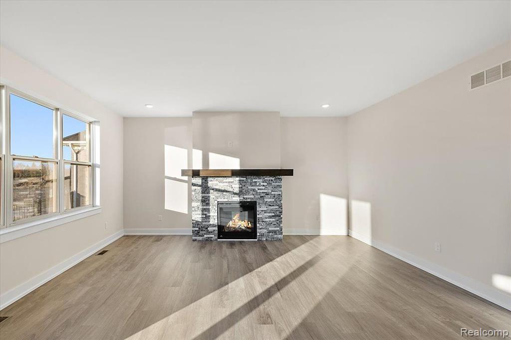 4160 Spring Meadows Drive, Sterling Heights, MI 48314 — Photo 23