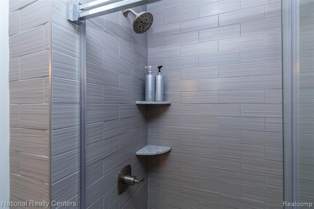 46694 Crosswick, Canton, MI 48187 — Photo 35