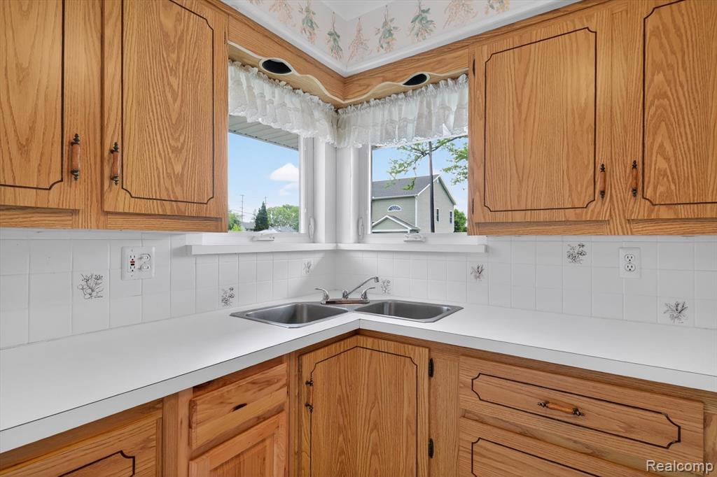 848 7th Street, Wyandotte, MI 48192 — Photo 12