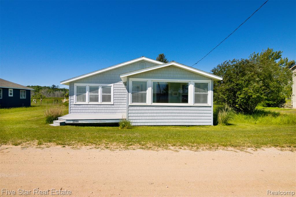 2588 Lakeview Road, Onekama, MI 49675 — Photo 3