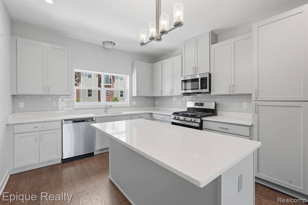 25558 Grandview Lane, 38, Novi, MI — Photo 6