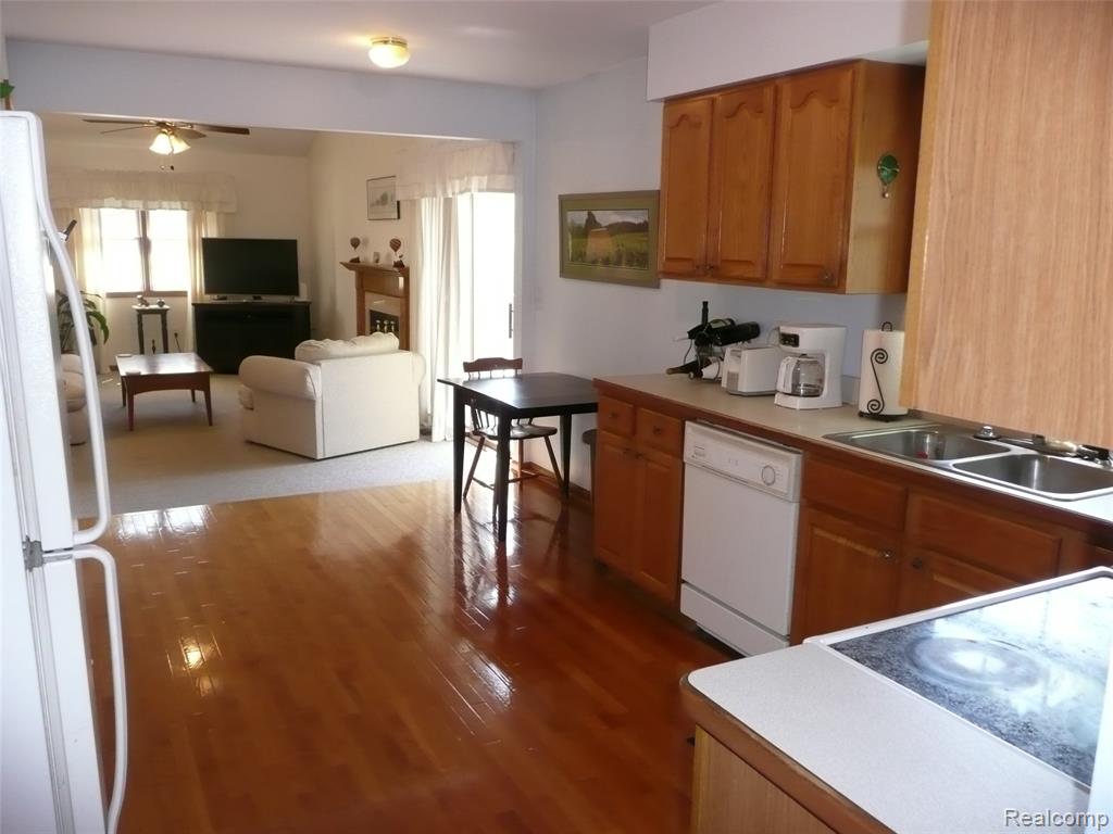 2388 Ava, Howell, MI 48843 — Photo 13