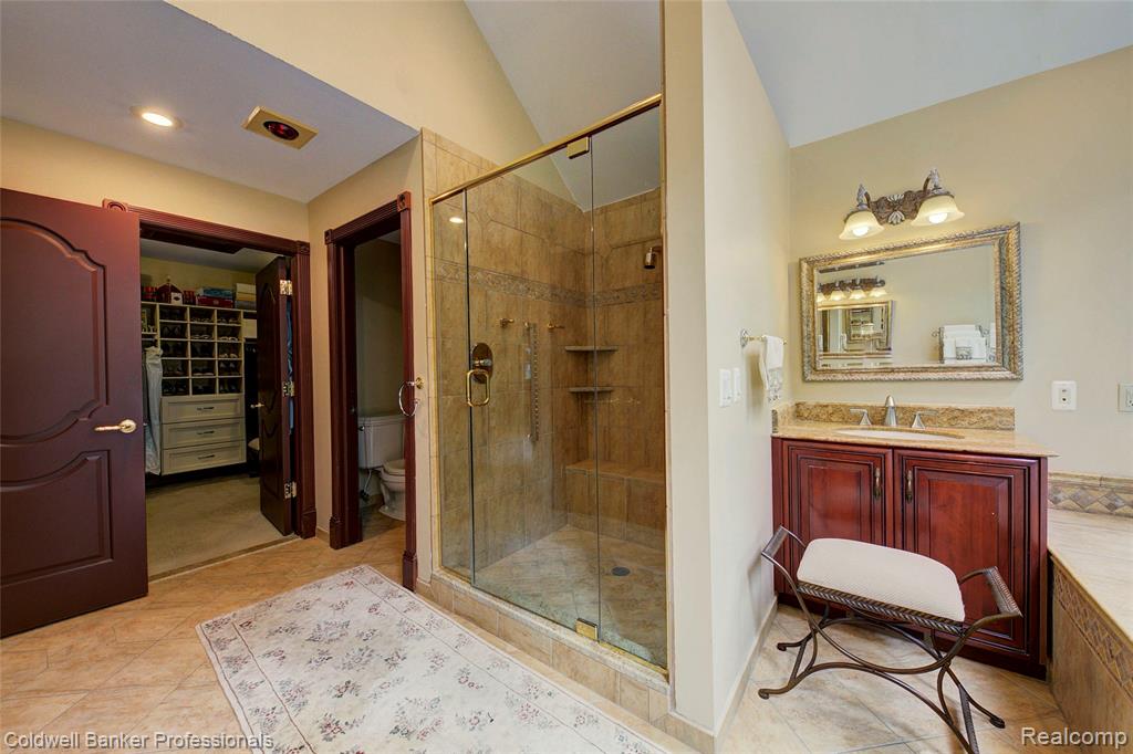 4546 Forest Edge Lane, West Bloomfield, MI 48323 — Photo 58