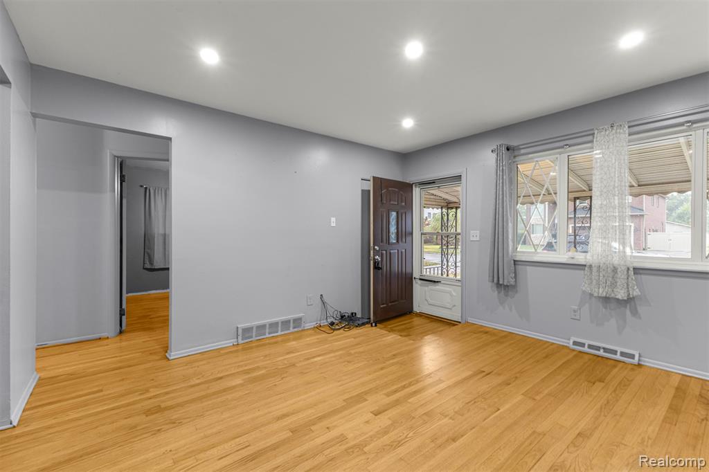 6894 N Gulley Road, Dearborn Heights, MI 48127 — Photo 5