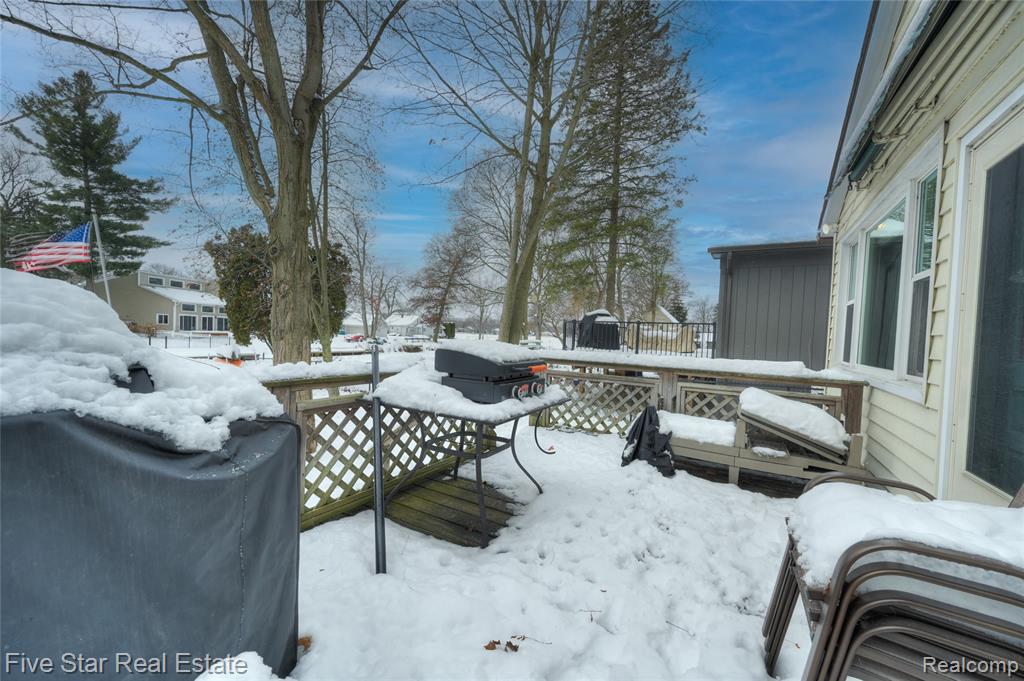 8421 Lagoon Street, Commerce Twp, MI 48382 — Photo 31