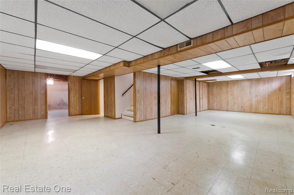 1668 Castleton Drive, Troy, MI 48083 — Photo 22