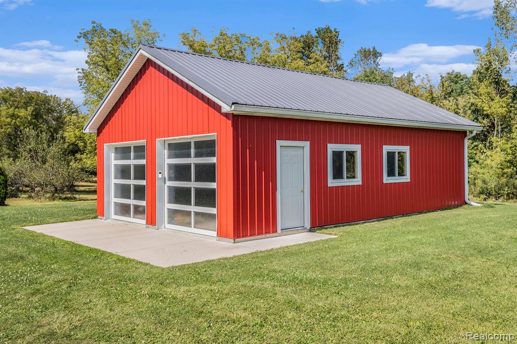 5466 BALDWIN Road, Swartz Creek, MI 48473 — Photo 12