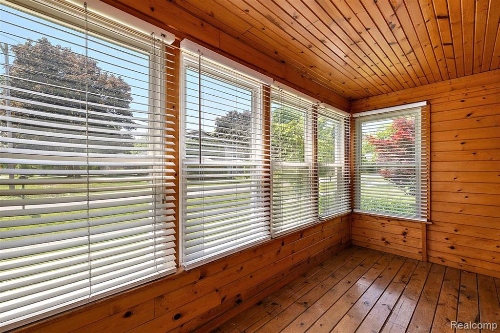 433 CHERRY Drive, Troy, MI 48083 — Photo 21