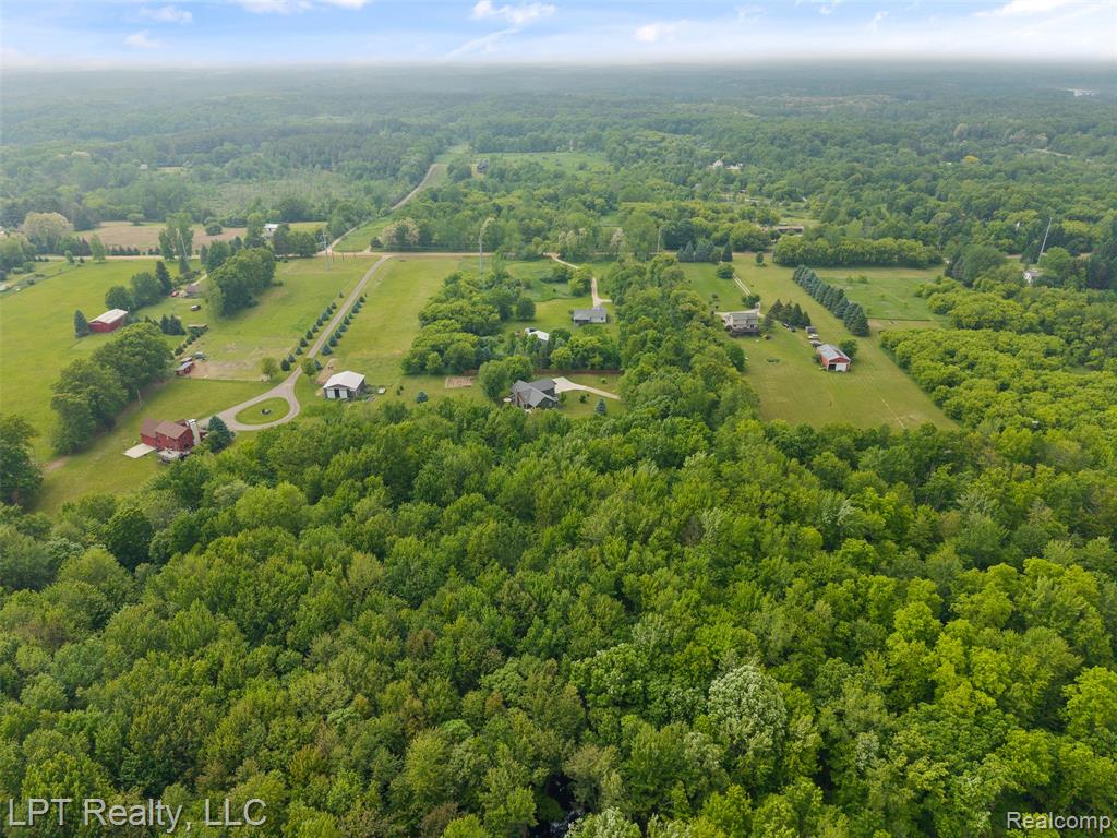 2588 E Jones Road, Howell, MI 48855 — Photo 29