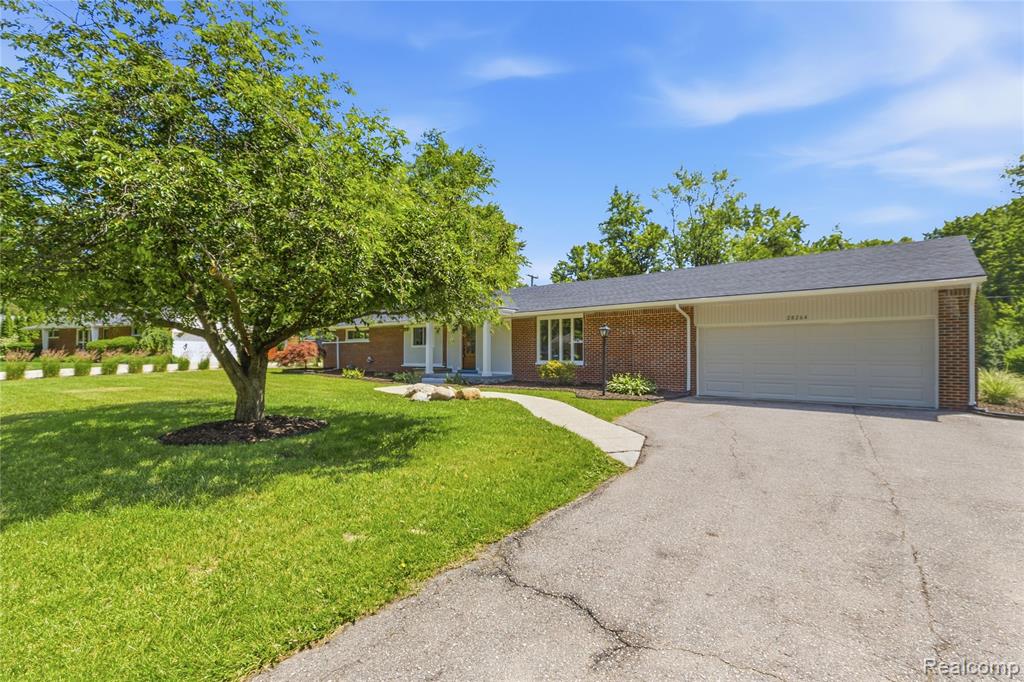 28264 Bayberry Road, Farmington, MI 48331 — Photo 43