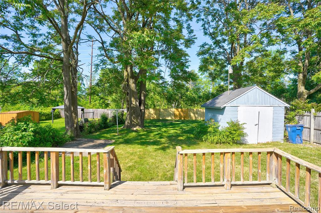 4305 Pengelly Road, Flint, MI 48507 — Photo 6