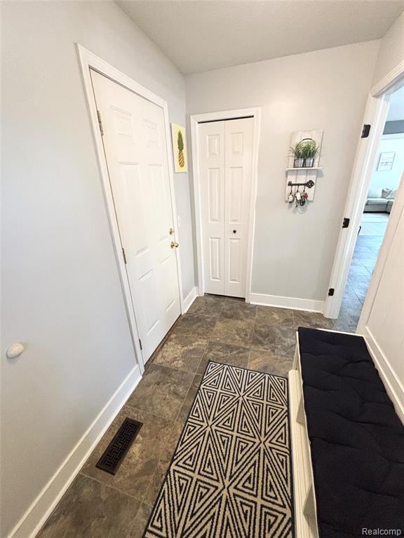 4272 Quail Ridge Lane, Newport, MI 48166 — Photo 15