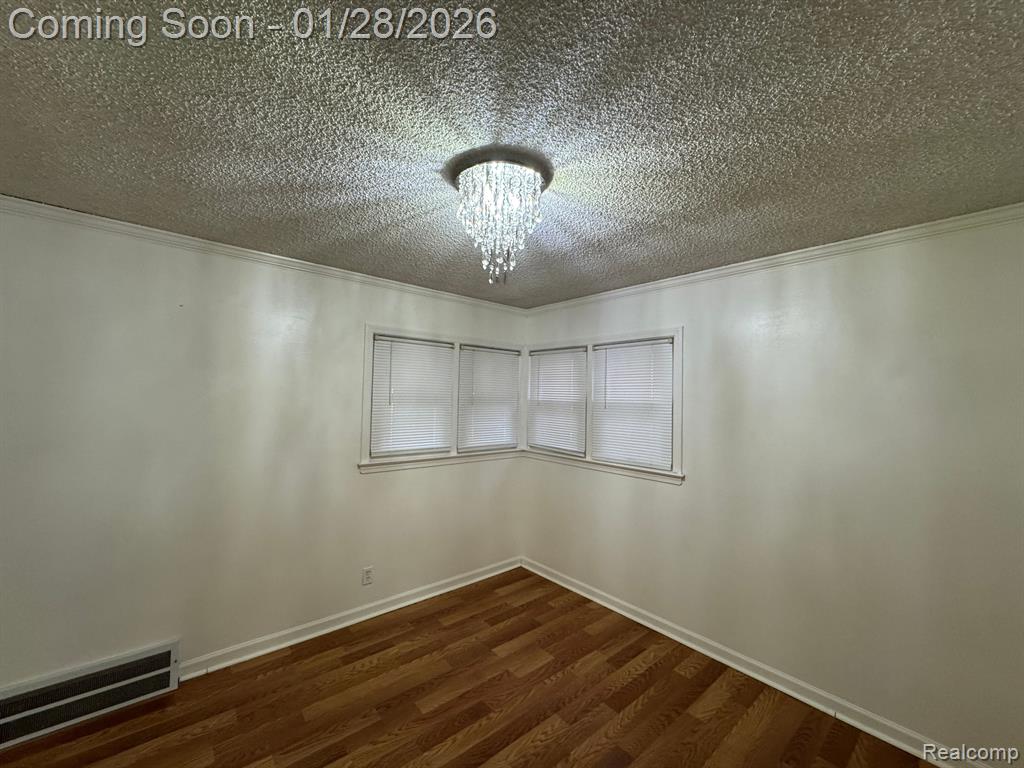 6922 MAYBURN Street, Dearborn Heights, MI 48127 — Photo 8
