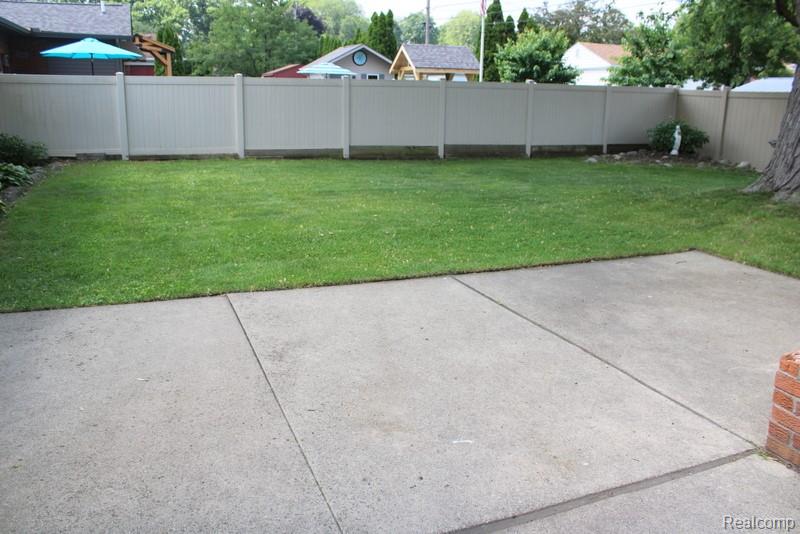 9396 Allen Road, Allen Park, MI 48101 — Photo 9