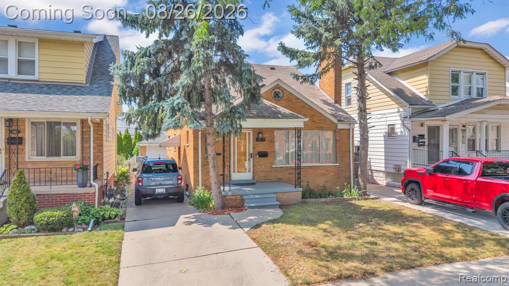 5937 Orchard Avenue, Dearborn, MI 48126