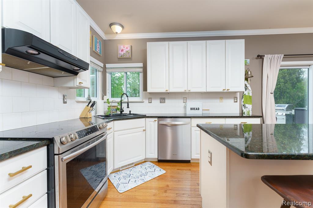 9005 LANTREE Drive, Howell, MI 48855 — Photo 11