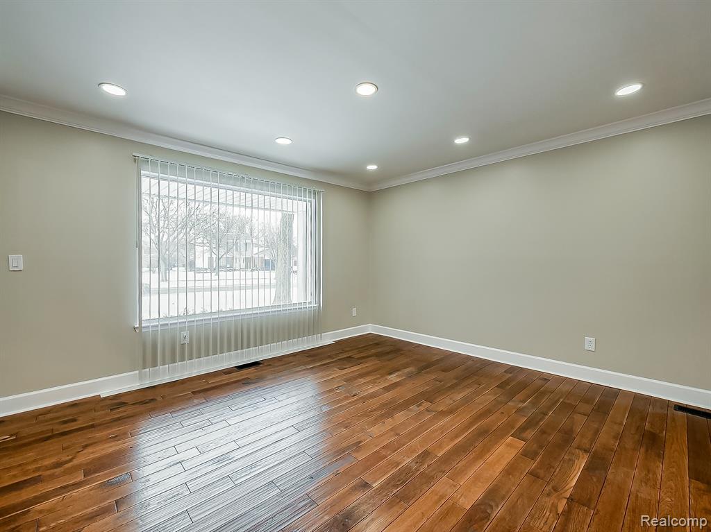 21964 Sunrise Boulevard, Novi, MI — Photo 13