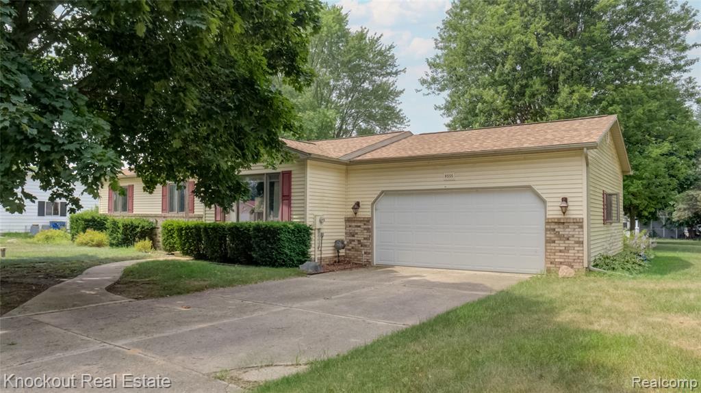 8555 Gallant Fox Trail, Flushing, MI 48433