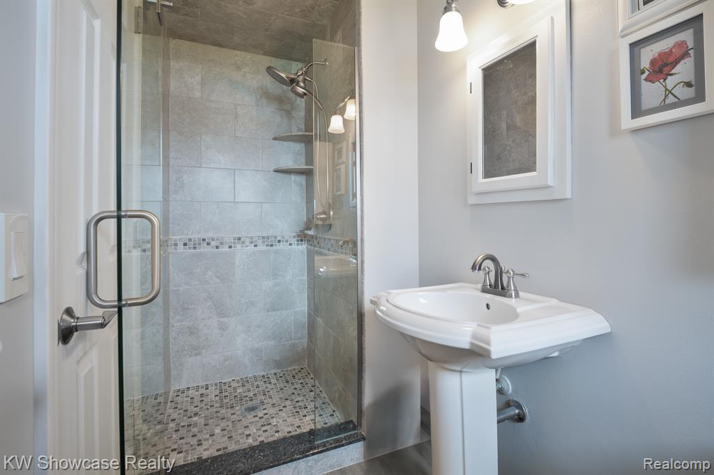 9145 SANDY RIDGE Drive, White Lake, MI — Photo 18