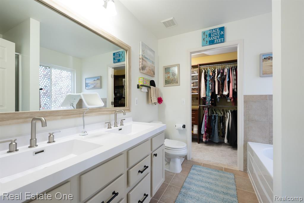 442 Ridgewood Drive S, Ortonville, MI 48462 — Photo 18