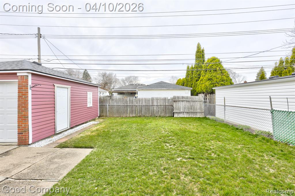 28447 Brush Street, Madison Heights, MI 48071 — Photo 35