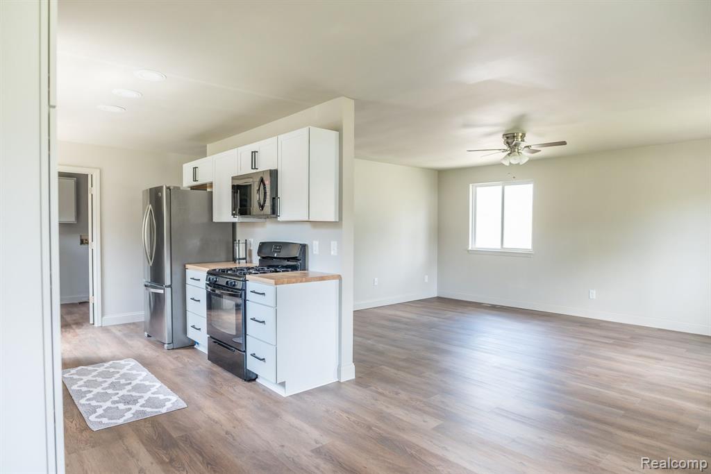 9114 ISLAND Drive, Clay, MI 48001 — Photo 13
