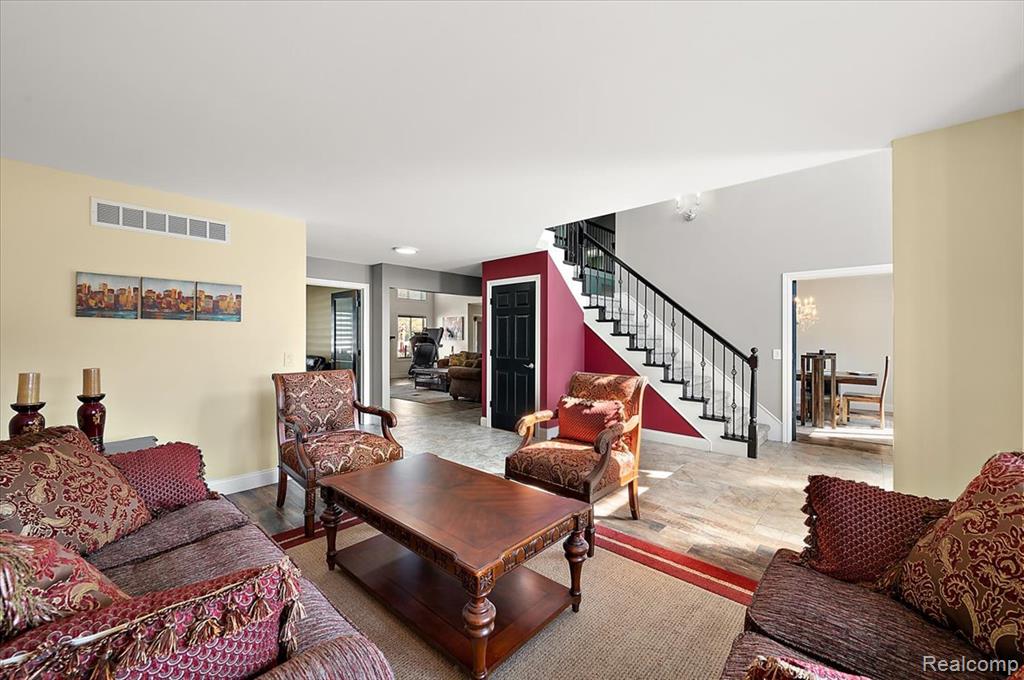 49931 Shelby Creek Drive, Utica, MI 48317 — Photo 17