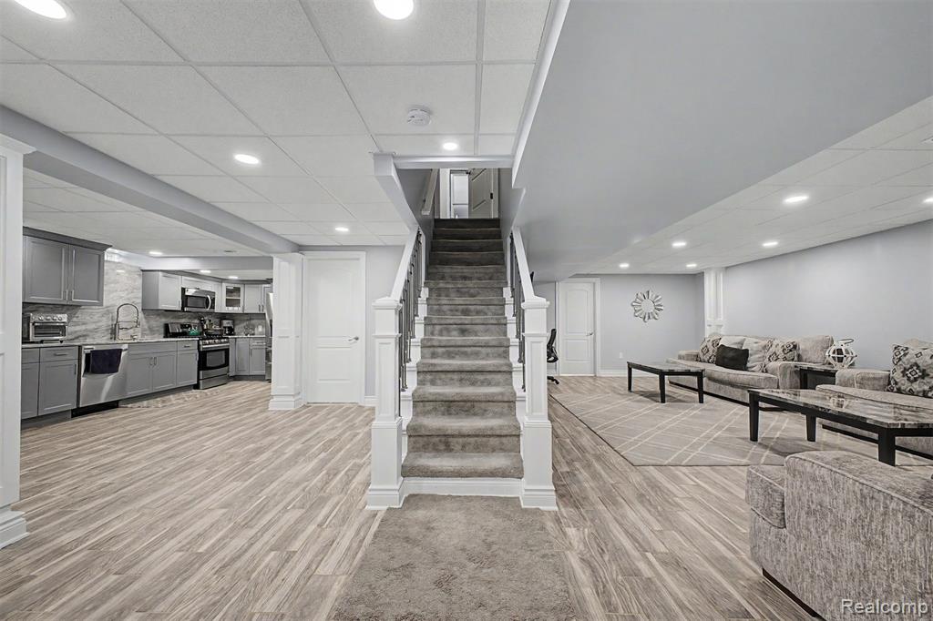 816 N Beech Daly Road, Dearborn Heights, MI 48127 — Photo 26