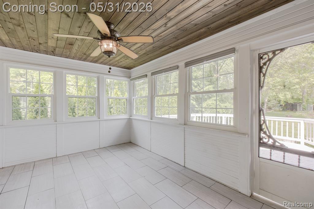 5020 Whitlow Court, Commerce Twp, MI 48382 — Photo 12