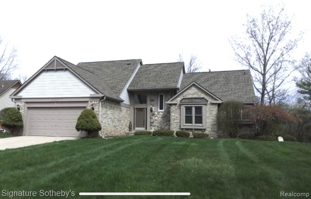 24606 Ridgeview Drive, Farmington Hills, MI 48336