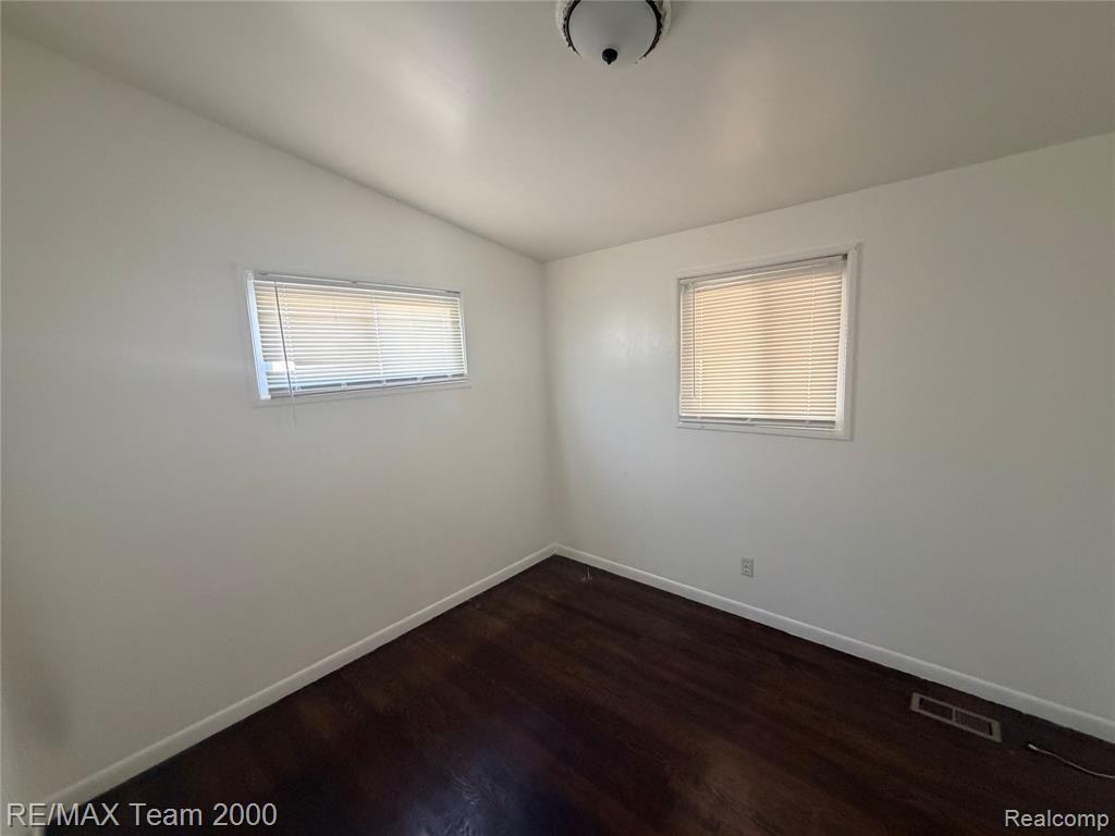 5133 Cherokee Street, Dearborn Heights, MI 48125 — Photo 8